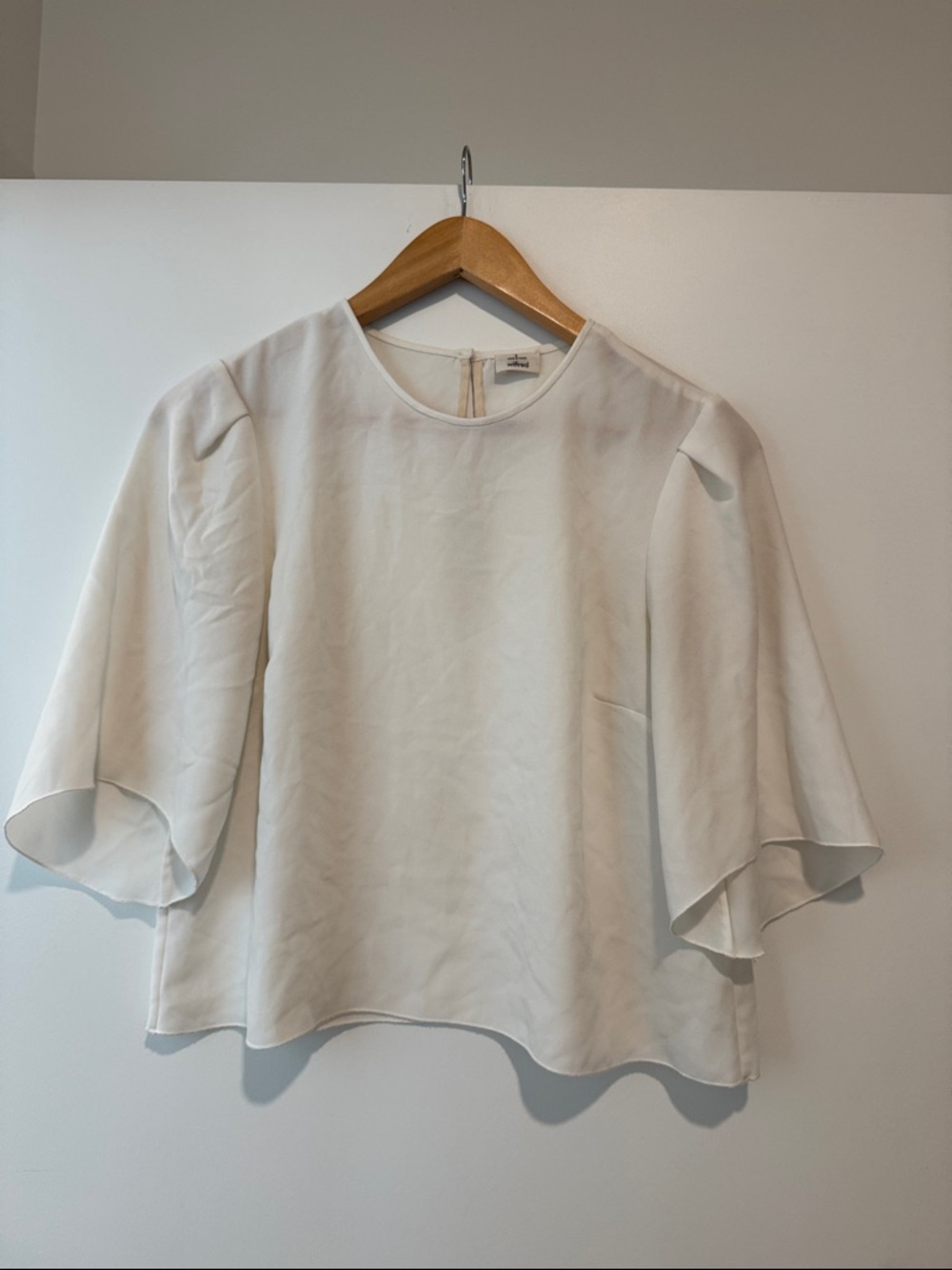 Aritzia Women’s White short Sleeve Blouse
